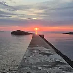 Vestavind Og Rom As 3* 올레순