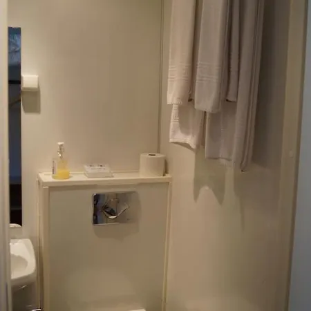 Vestavind Og Rom As Hotel